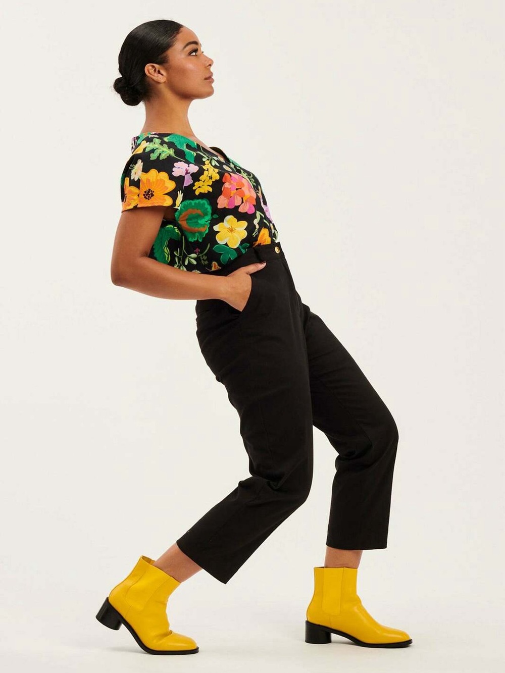 Obus Black High-Waist Cropped Pants